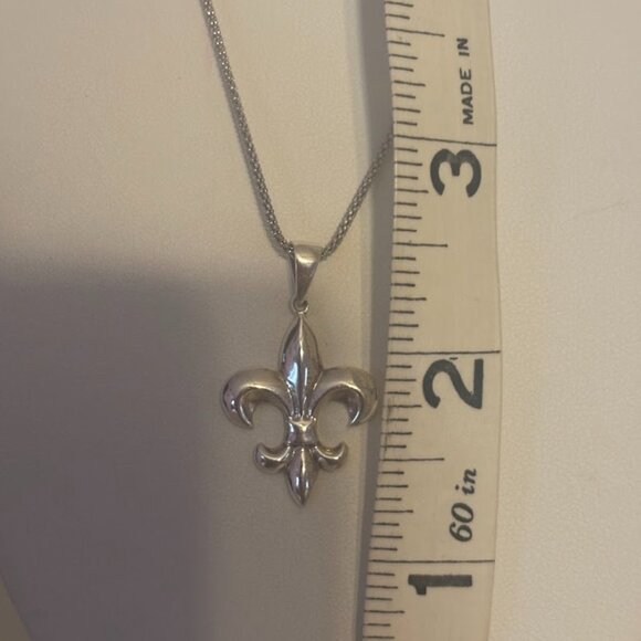 New Orleans Fleur-de-Lis Sterling Silver Necklace (22") and Earrings set! - Picture 5 of 16